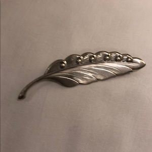 Sterling silver leaf brooch.